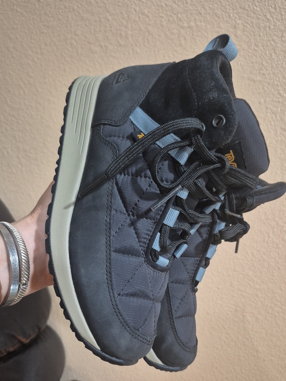 Teva Black and Light Blue Men's Quilted Mid-Top Boots
